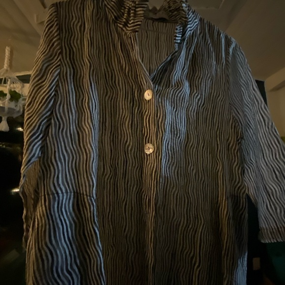 Structured collar button down - Picture 2 of 5